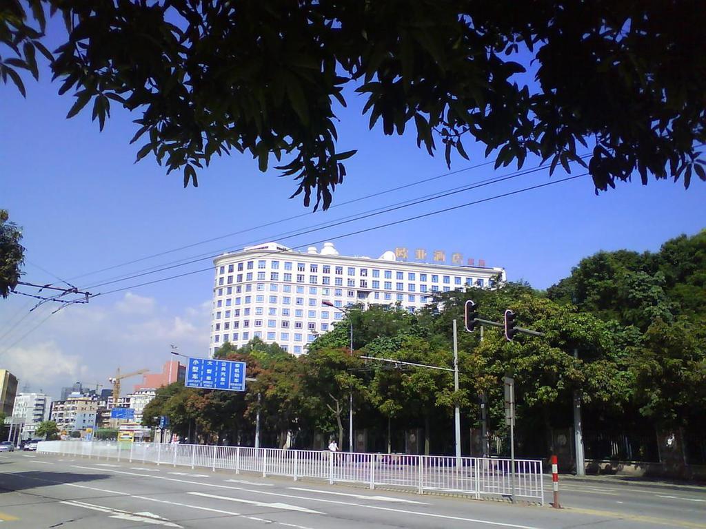 Vienna Hotel Guangzhou Shaheding Metro Station Buitenkant foto