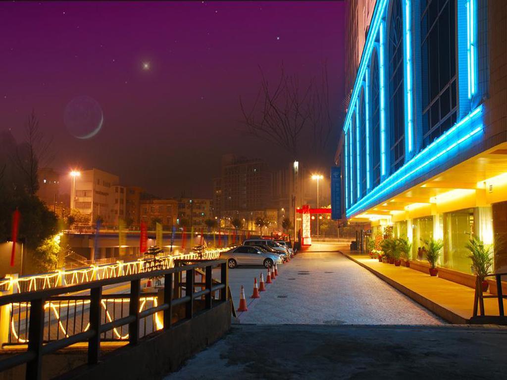 Vienna Hotel Guangzhou Shaheding Metro Station Buitenkant foto