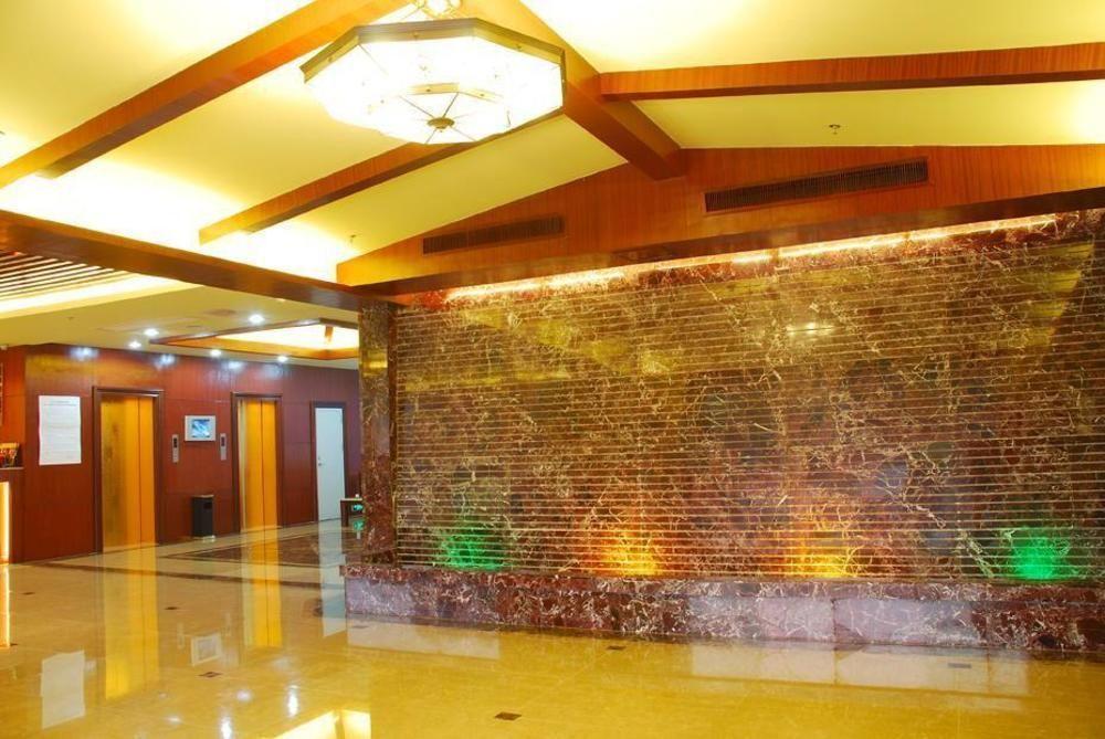 Vienna Hotel Guangzhou Shaheding Metro Station Buitenkant foto